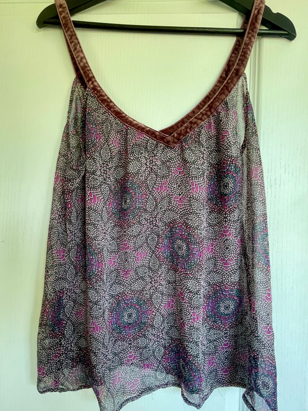 Dotti V-Neck Sleeveless Camisole in Pink and Plum Velvet Trim